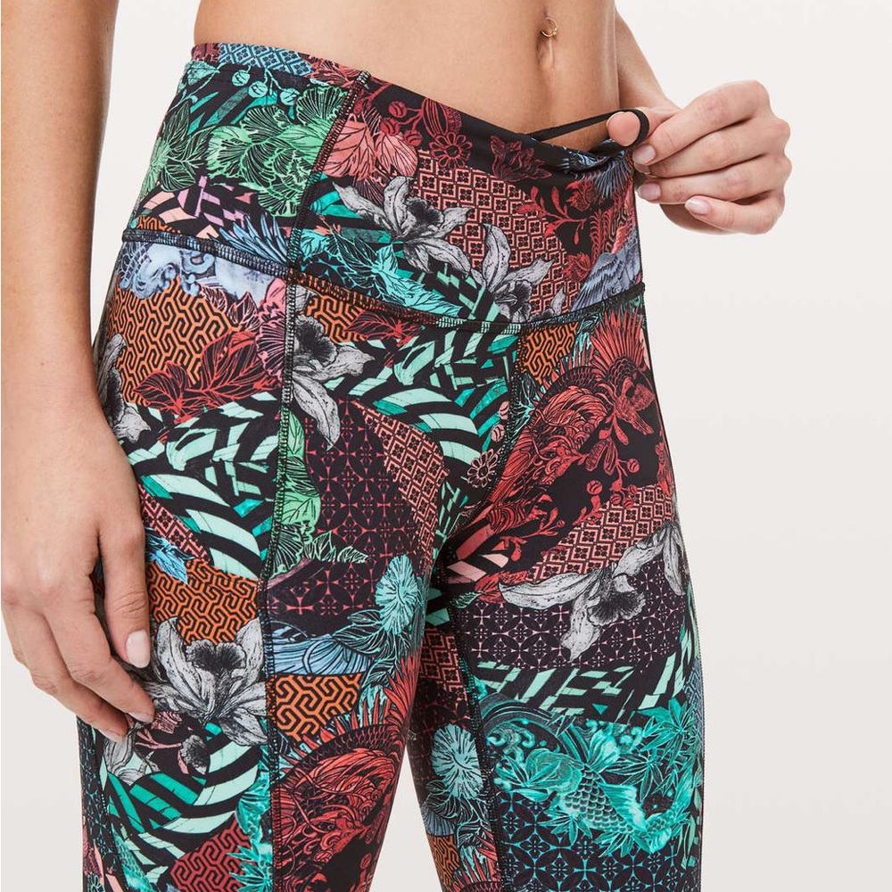 Lululemon Fast & Free 7/8 Tight II in the Zen Clash Multi print Size Small